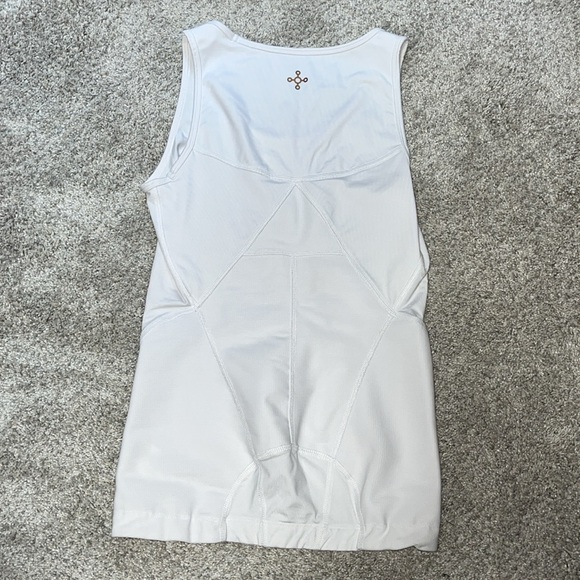 TommieCopper medium posture correcting white tank top - Picture 2 of 4